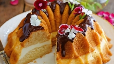 Eggless Baked Cream Bundt Cake